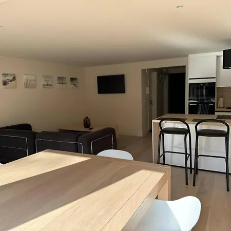 Modern Flat With Garden Casa de Férias