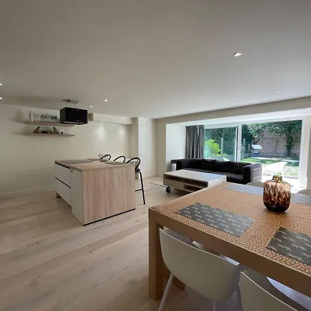 Modern Flat With Garden Ostende