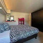 Modern Flat With Garden أوستيند
