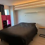 Modern Flat With Garden * أوستيند