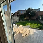 Modern Flat With Garden